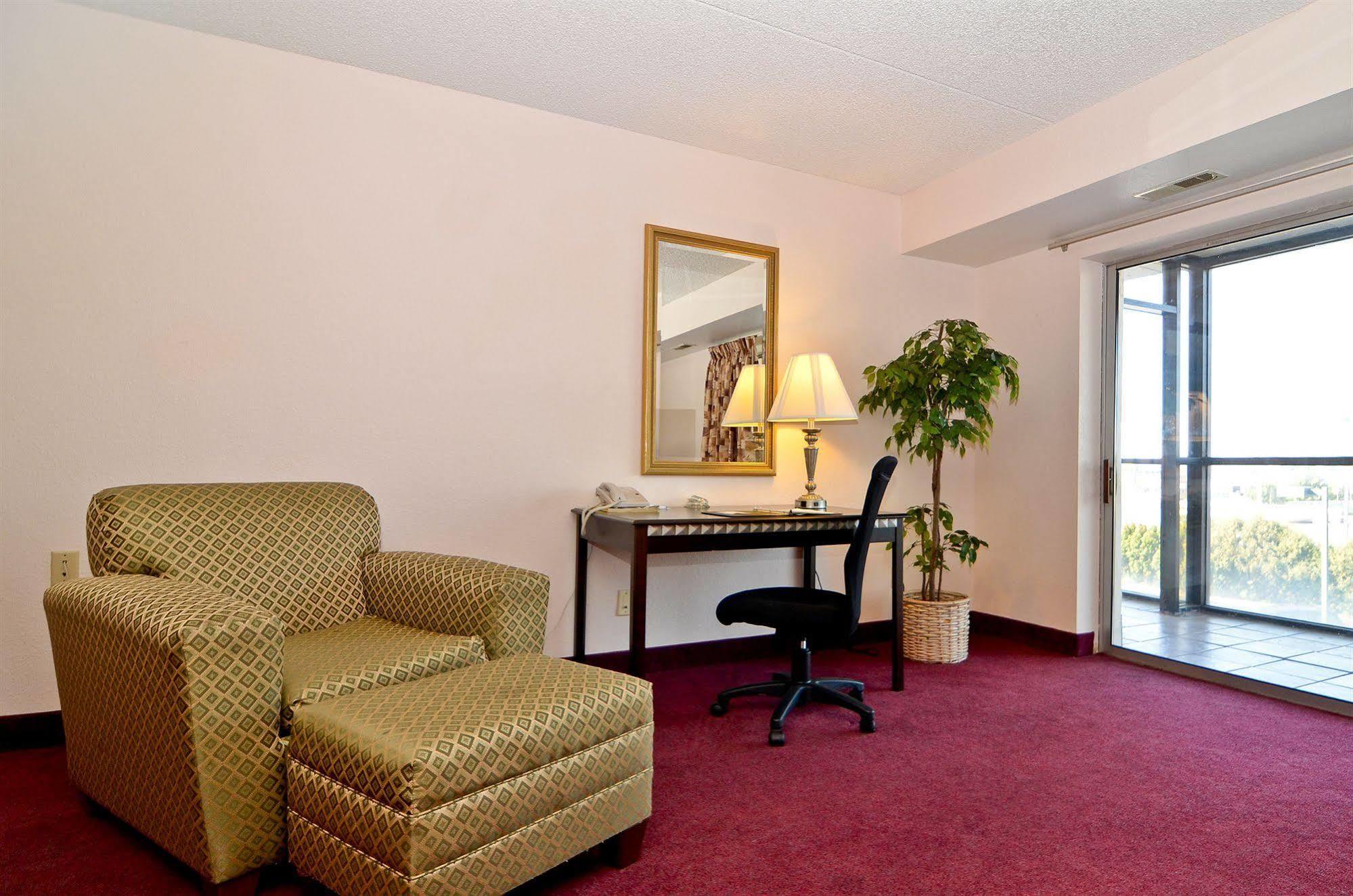 Comfort Inn & Suites Rochelle - Dekalb Esterno foto